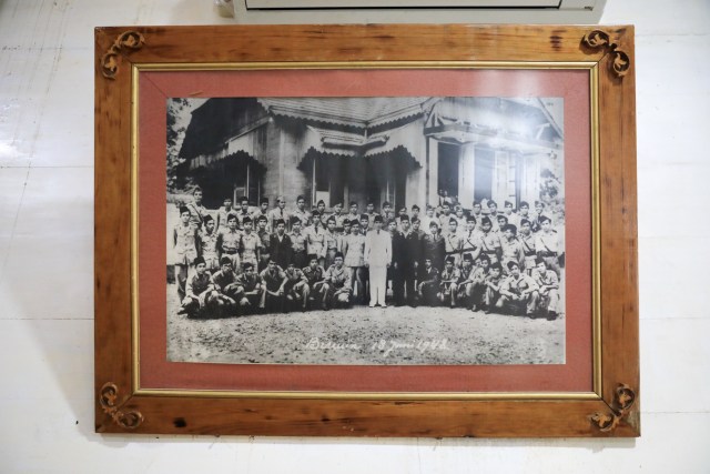 Foto Presiden Soekarno saat berada di Meuligoe Bireuen, 18 Juni 1948. Foto: Suparta/acehkini