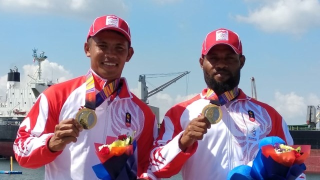 Spens Stuber Mehue dan Marjuki, peraih emas kano SEA Games 2019. Foto: Dok. Media CdM