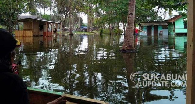 Fenomena alam Banjir Bugeul di Muara Sungai Cikaso Desa Buniasih, Kecamatan Tegalbuleud, Kabupaten Sukabumi. | Sumber Foto:Istimewa