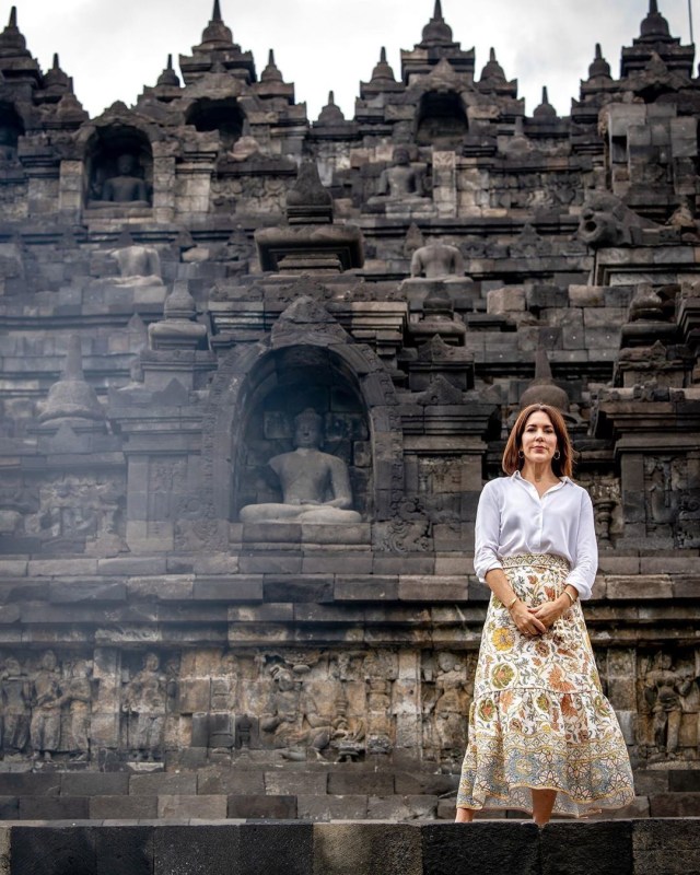 Putri Mahkota Denmark, Mary Donaldson, berkunjung ke Candi Borobudur, Magelang. Foto: Instagram/@detdanskekongehus