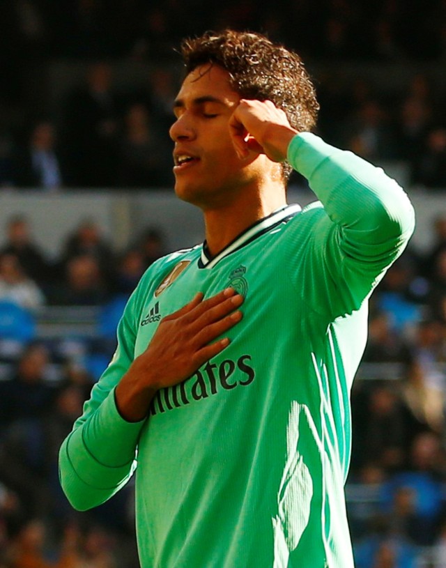 Raphael Varane di laga vs Espanyol. Foto: Reuters/Javier Barbancho