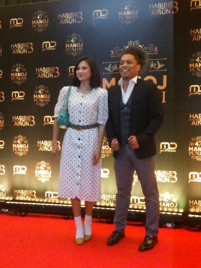 Indah Permatasari dan Arie Kriting menghadiri ulang tahun Manoj Punjadi, di Djakarta Theatre, Jakarta Pusat, Sabtu (7/12). Foto: D.N Mustika Sari/kumparan