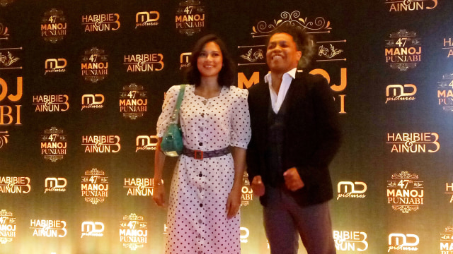 Arie Kriting dan Indah Permatasari Hadir di Ultah Manoj Punjabi (26412)