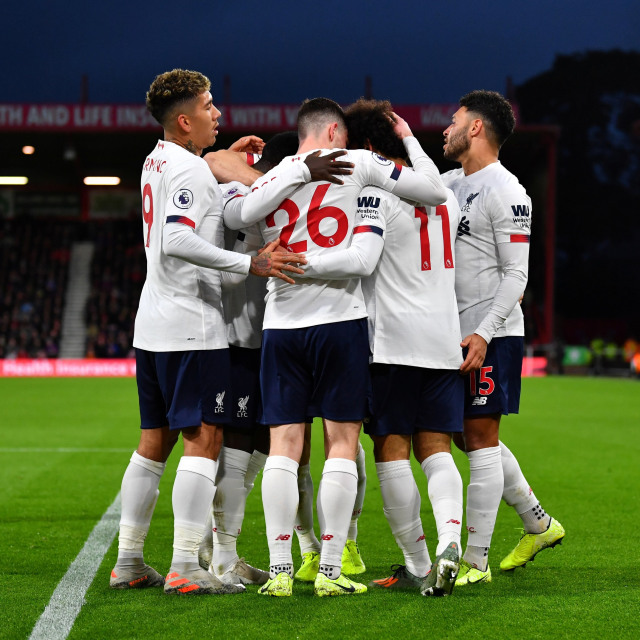 Para pemain Liverpool merayakan kemenangan atas Bournemouth. Foto: REUTERS/Dylan Martinez