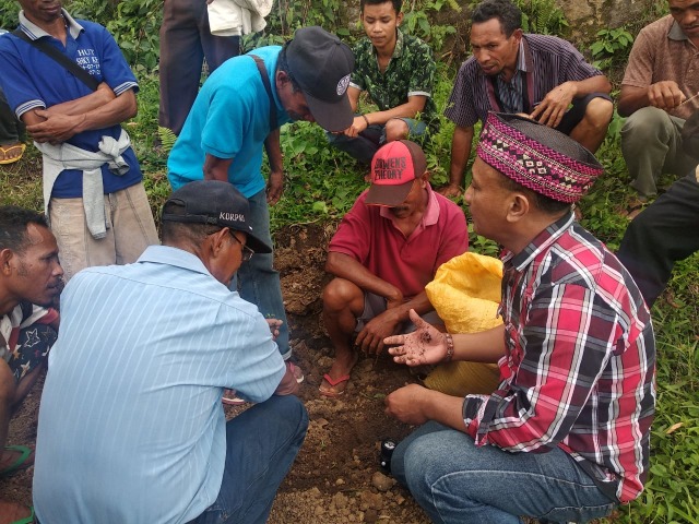 Pelatihan Teknik Pertanian Tangguh di Desa Pangga, Kecamatan Kuwus, Kabupaten Manggarai Barat. 