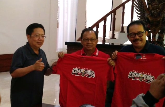 0812 koster bali united.jpg