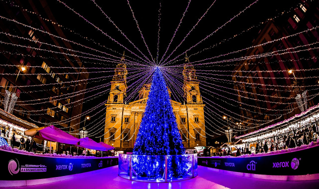 Christmas Market di Budapest. Foto: pixabay.com/ Gábor Bejó.