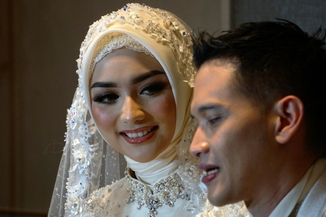 Konferensi pers pernikahan Rezky Aditya dan Citra Kirana