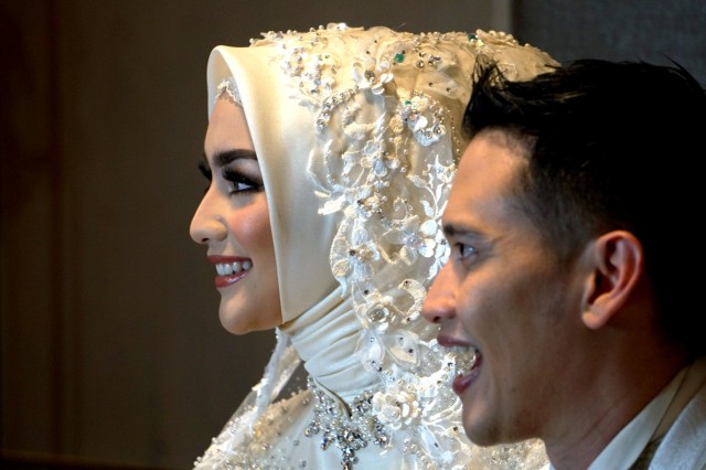 Konferensi pers pernikahan Rezky Aditya dan Citra Kirana