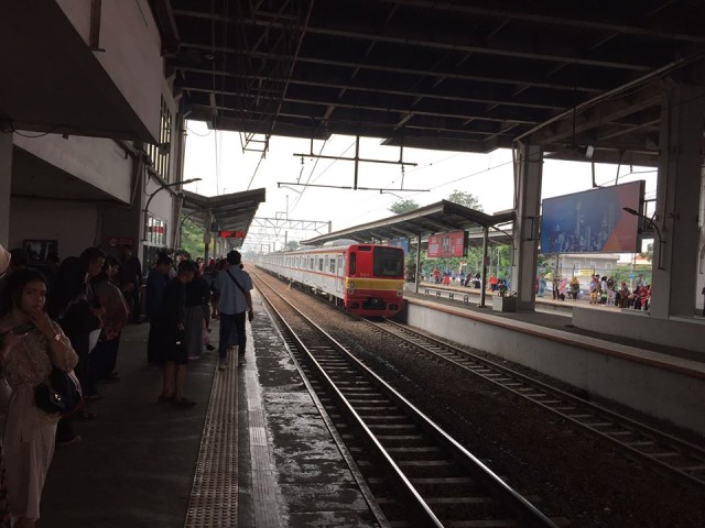 'Ditemani' John Mayer dari Stasiun Depok Baru hingga Pesing (109406)