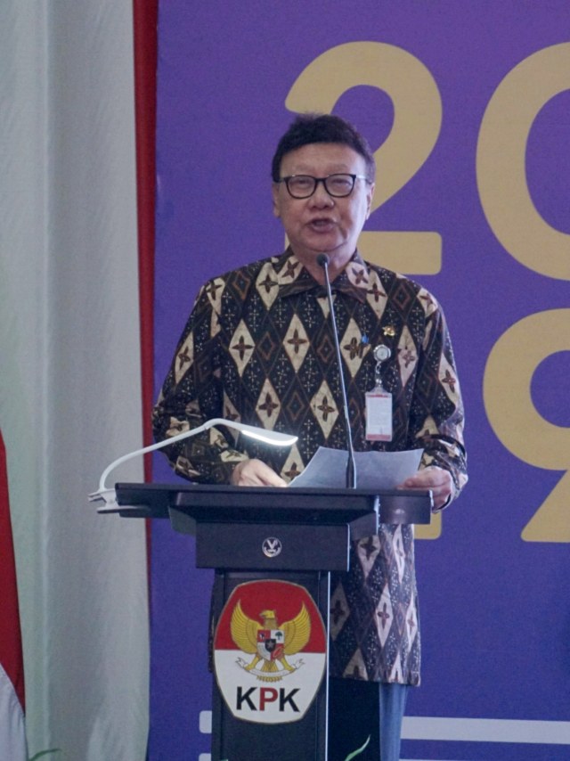 Menteri PAN-RB Tjahjo Kumolo pada peringatan Hari Anti Korupsi Sedunia di Gedung KPK, Jakarta, Senin (9/12).
 Foto: Helmi Afandi/kumparan