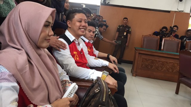 Sidang Perdana Kasus Ikan Asin di Pengadilan Negeri Jakarta Selatan, Senin (9/12).
Foto: Giovanni/kumparan