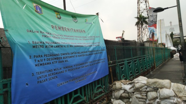 Trotoar di Pasar Senen