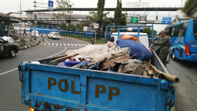 Trotoar di Pasar Senen