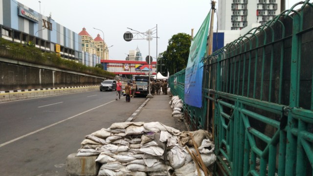 Trotoar di Pasar Senen