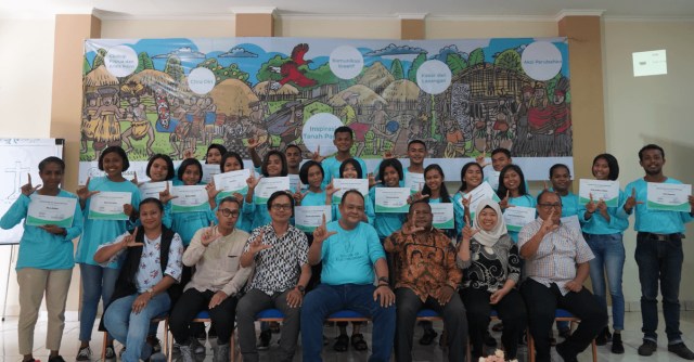 Peserta School of Eco DIplomacy (SED) bersama para narasumber. SED pada tahun 2019 ini dibuka untuk kelas dasar.