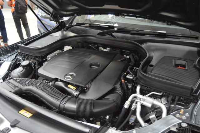 Layout mesin new Mercedes-Benz GLC rakitan Wanaherang, Bogor Foto: Bagas Putra Riyadhana/kumparan