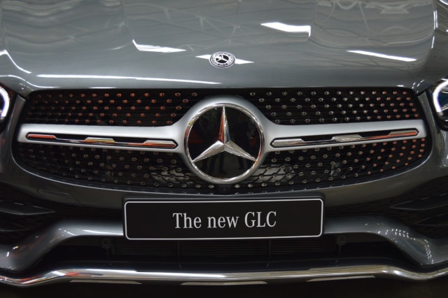 Desain grille new Mercedes-Benz GLC rakitan Wanaherang, Bogor Foto: Bagas Putra Riyadhana/kumparan