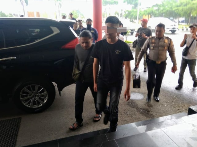Pemuda berinisial B yang diduga pelaku teror bom di Jalan Sederhana. (foto: istimewa)
