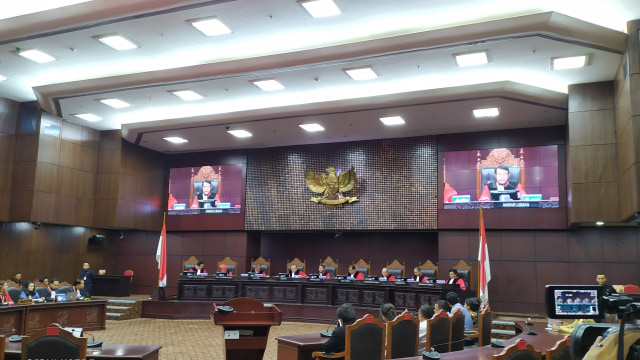 MK Tolak Gugatan Faldo Maldini dkk soal Batas Usia Calon Kepala Daerah (296100)