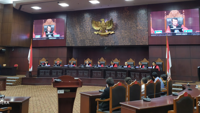 Sidang pembacaan putusan gugatan Pemilukada ICW-Perludem dan Tsamara-Faldo Maldini di Mahkamah Konstitusi, Rabu (11/12). Foto: Maulana Ramadhan