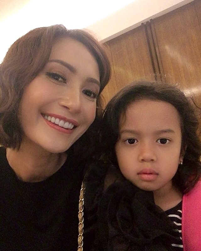 Artika Sari Devi dan putri keduanya, Zoe. Foto: Instagram/@zoeibrahim