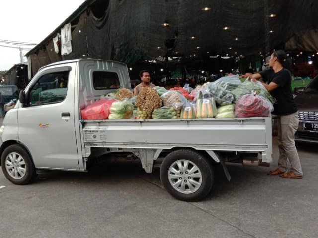 Pasar Induk Osowilangun Tempat Favorit Berbelanja Murah Buah dan Sayur