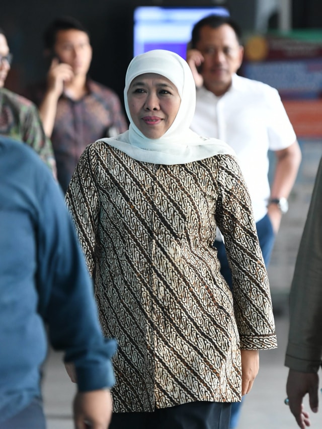 Gubernur Jawa Timur Khofifah Indar Parawansa tiba di Pengadilan Tipikor, Jakarta, Rabu (11/12). Foto: ANTARA FOTO/M Risyal Hidayat
