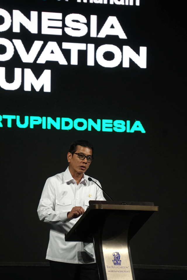 Menteri Pariwisata dan Ekonomi Kreatif, Wishnutama  memberi sambutan di Indonesia Innovation Forum 2019 di Ballroom Ritz Carlton Pacific Place, Jakarta. Foto: Irfan Adi Saputra/kumparan