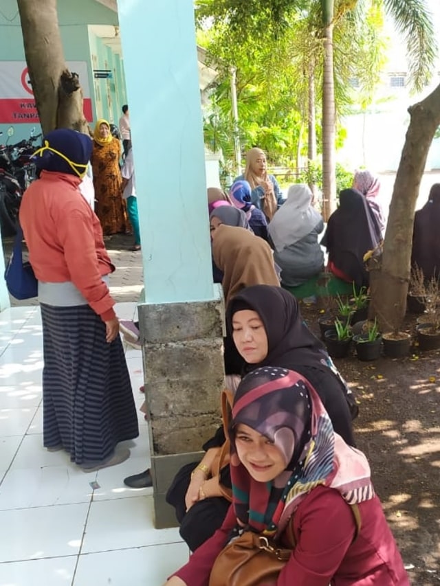 Suasana di SDPN 252 Setiabudi yang meliburkan diri akibat informasi 54 siswa  terjangkit Hepatitis A.  Foto: Rachmadi Rasyad/kumparan