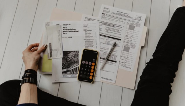 “Accounting is the languange of business.” – Warren Buffet | Photo by Kelly Sikkema from Unsplash