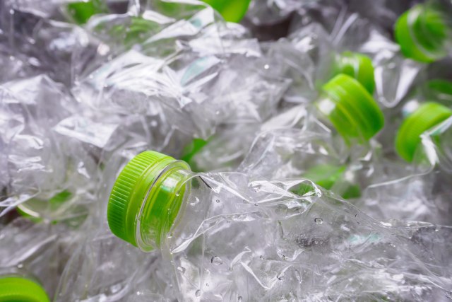 Ilustrasi sampah plastik. Foto: Shutterstock
