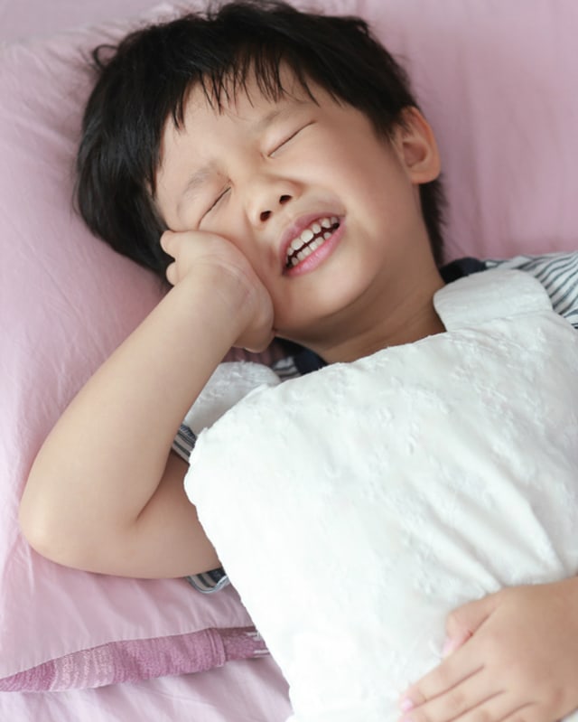 Ilustrasi gigi anak balita sakit akibat terjatuh. Foto: shutterstock
