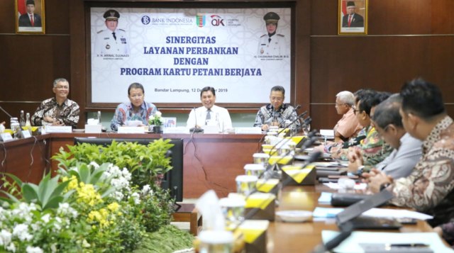 Rapat Koordinasi Sinergitas Layanan Perbankan Dengan Program Kartu Petani Berjaya, Kamis (12/12) | Foto : Humas Pemprov Lampung