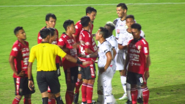 Dikabarkan Gabung Bali United, Ciro Disambut Meriah di Stadion Dipta (324510)