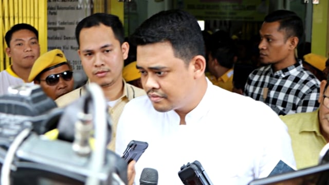 Bobby Nasution usai mendaftar cawalkot Medan ke DPD Golkar Medan. Foto: Rahmat Utomo/kumparan