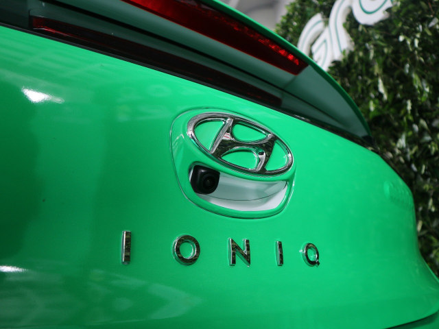  Mobil  Listrik  Hyundai  Ioniq Mengaspal di Indonesia Jadi 