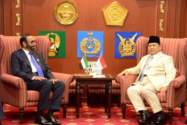 Menteri Pertahanan Prabowo Subianto saat menerima kunjungan kehormatan dari Menhan Uni Emirat Arab H.E. Mohammed Ahmed Al Bowardi Al Falacy. Foto: Dok. Humas Kemhan