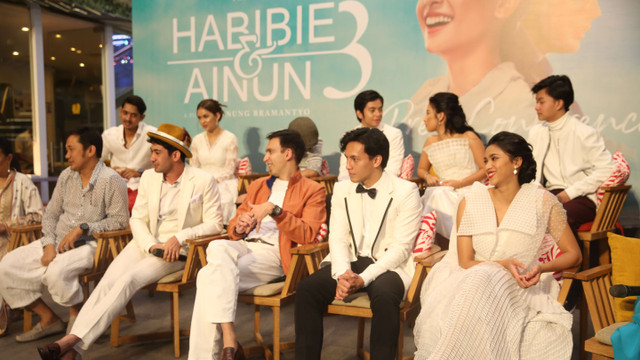 Konferensi Pers Film habibie ainun 3 dikawasan Plaza Indonesia, Jakarta, Jumat, (13/12) Foto: Ronny