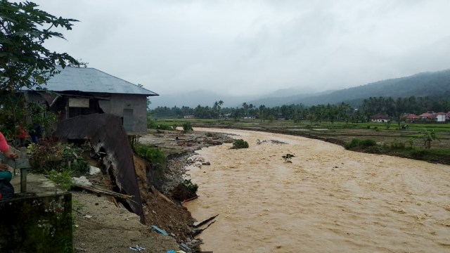 Banjir di Kabupaten Solok Selatan, Sumatera Barat (Foto: Irwanda/Langkan.id)