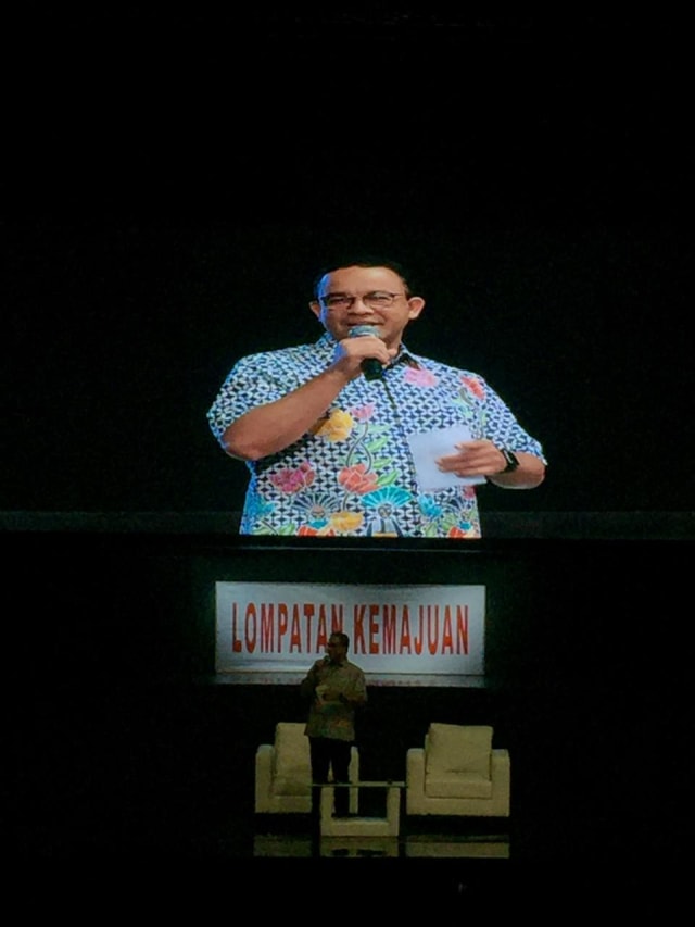 Gubernur DKI Jakarta Anies Baswedan usai menghadiridalam acara Milenial Fest di Balai Sarbini.  Foto: Efira Tamara Thenu/kumparan