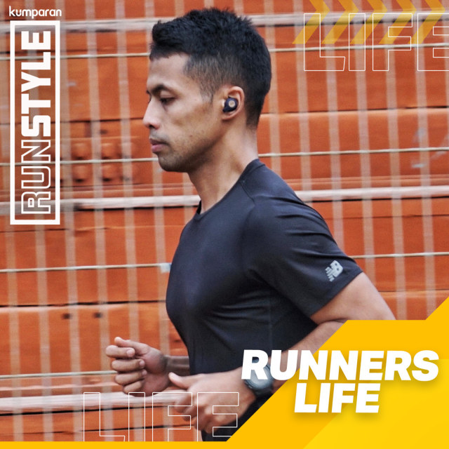 Runners Life mendengarkan musik sambil berlari. Foto: kumparan