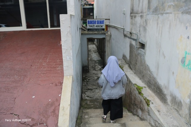 Mencicipi Bakso Akrom, Kuliner Legendaris di Malang (122616)