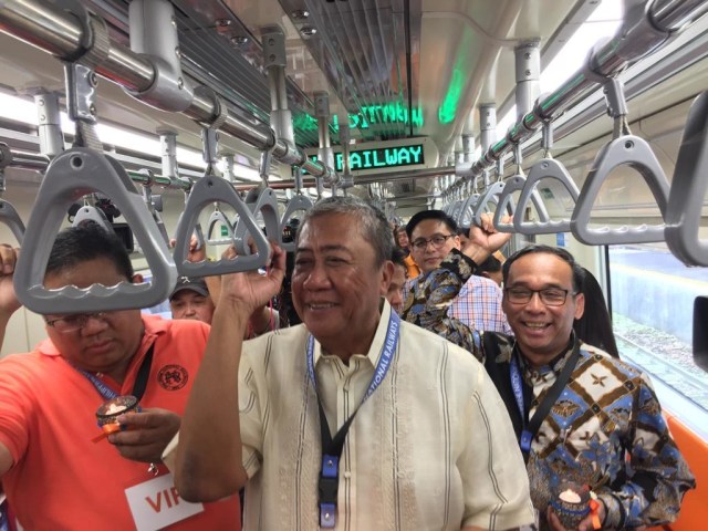 Menjajal Kereta Buatan INKA di Jalur Perlintasan Filipina (246296)
