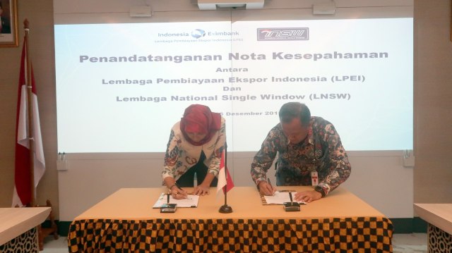 com-Penandatanganan nota kesepahaman LPEI dan LNSW di Kantor Pusat LPEI, Prosperity Tower, Jakarta, pada Senin (16/12).