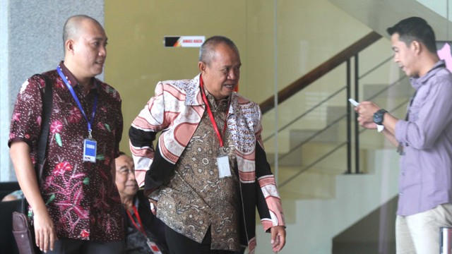 Mantan Wakil Gubernur Lampung, Bachtiar Basri, diperiksa sebagai saksi di Gedung KPK, Jakarta, Selasa (17/12). Foto: Nugroho Sejati/kumparan