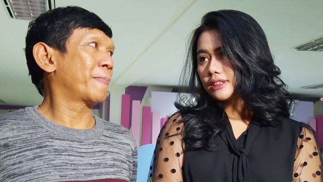 5 Fakta Pernikahan Ginanjar dengan Istrinya yang Beda Usia 32 Tahun (110310)