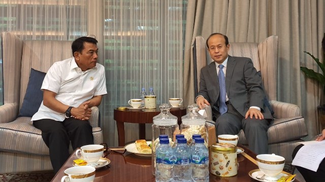 Kepala Staf Kepresidenan Moeldoko bertemu dengan Duta Besar China untuk Indonesia, Xiao Qian di Bina Graha Kompleks Istana.  Foto: Dok. Kantor Staf Presiden 