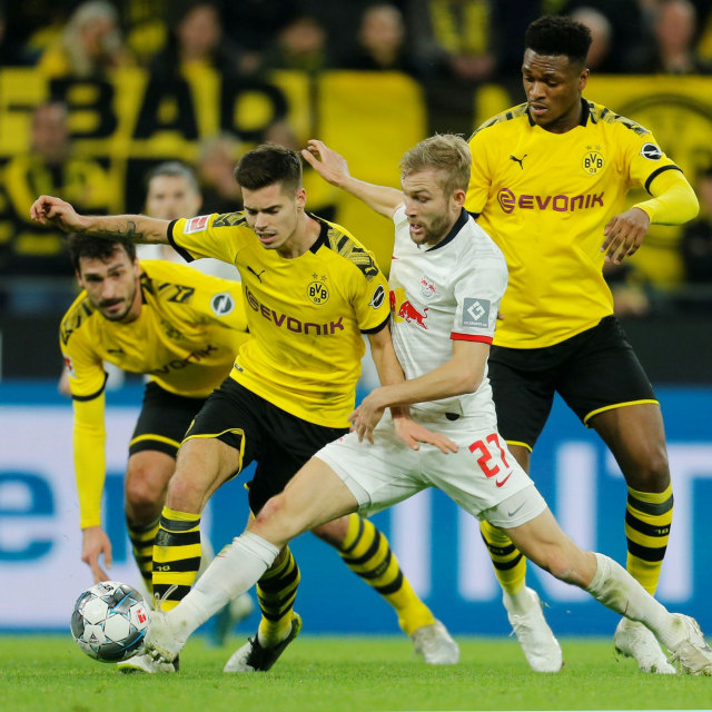 Duel RB Leipzig vs Borussia Dortmund. Foto: REUTERS/Leon Kuegeler 