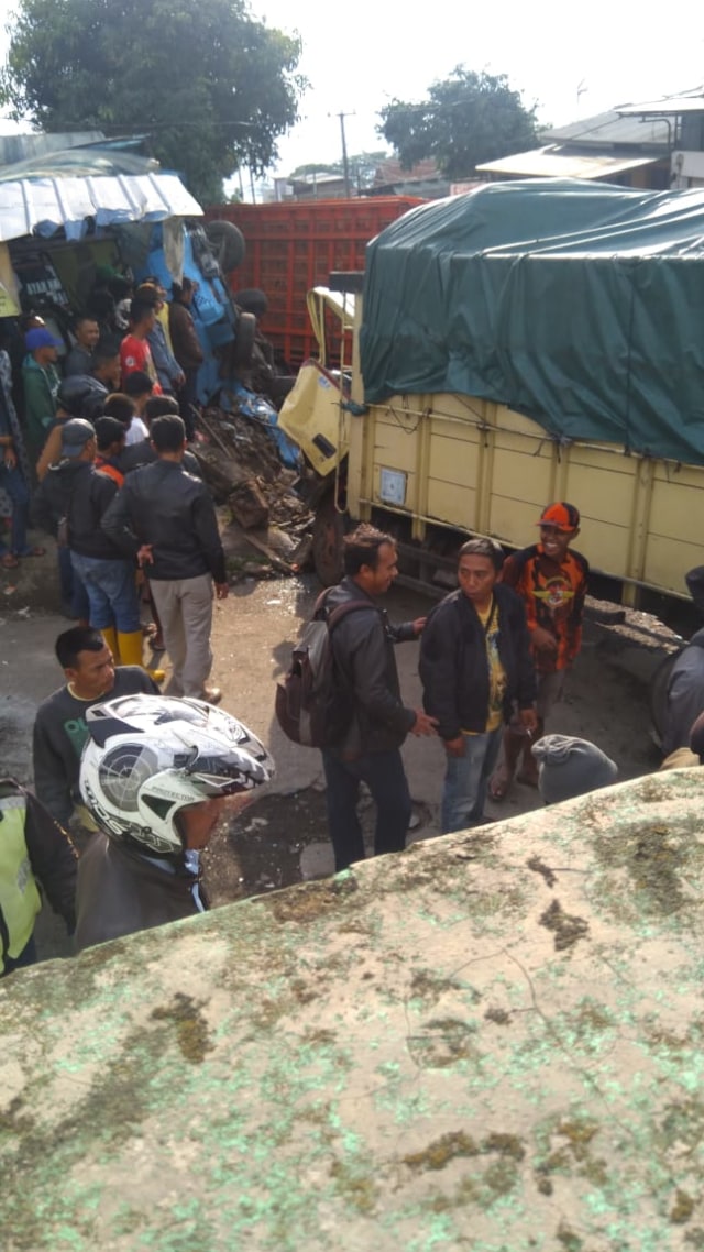 Truk yang mengalami kecelakaan beruntung di Bandung Barat, Jawa Barat. Foto: Dok. Istimewa